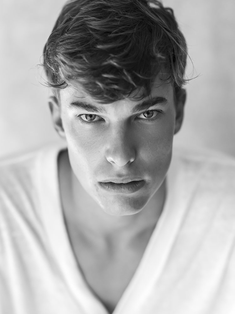 nicolas_0000_2y1a213513.jpg