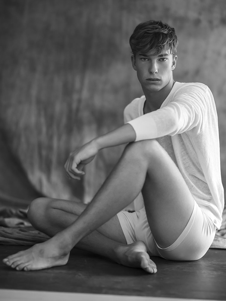 nicolas_0001_2y1a210913.jpg