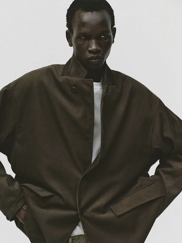 abraham_0002_ajoungdaiwapier39autumnwinter2025collection2.jpg